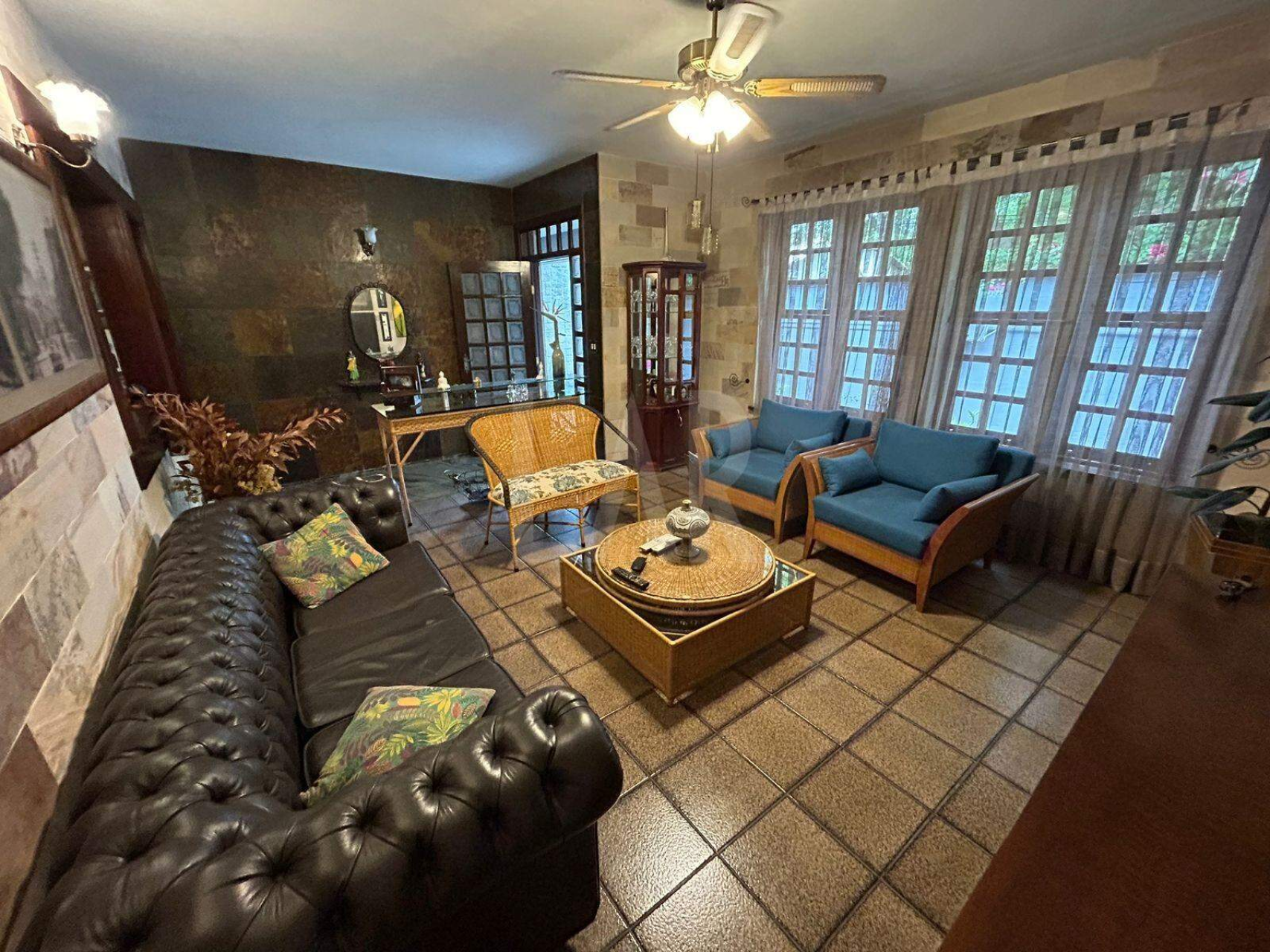 Casa com 4 quartos — Itapoã, Belo Horizonte