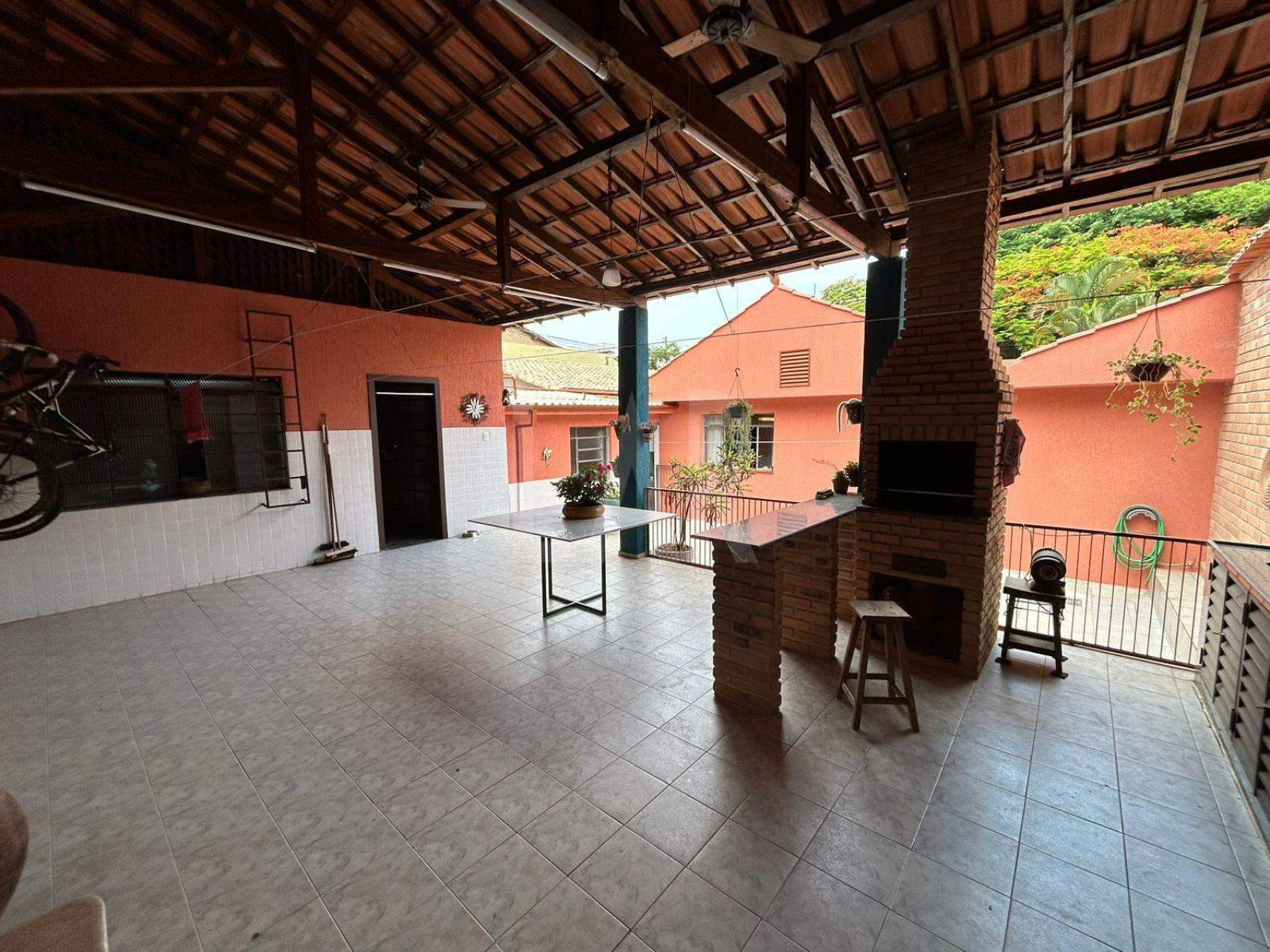 Casa de 4 quartos à venda, Itapoã, Belo Horizonte - MG