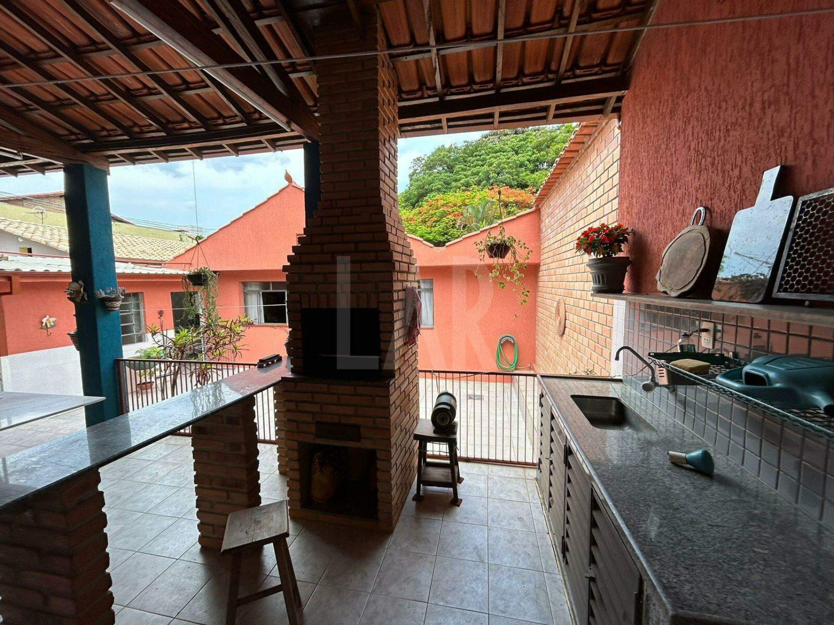 Casa de 4 quartos à venda, Itapoã, Belo Horizonte - MG