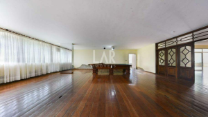 Casas à venda em Mangabeiras